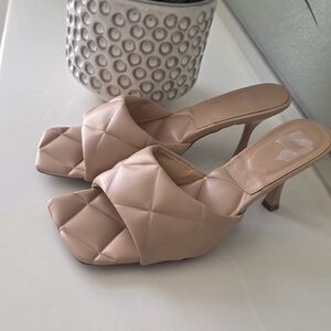 Charlotte Russr Nude Women's Heels Size 8